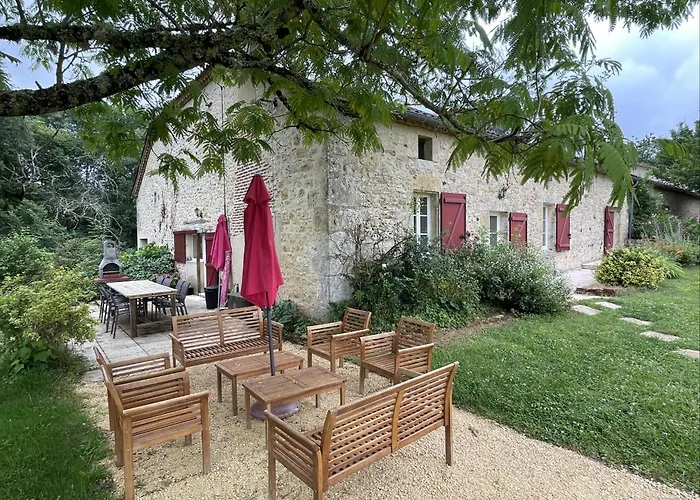 Ferme Saint Martin Le Redon Casa vacanze *